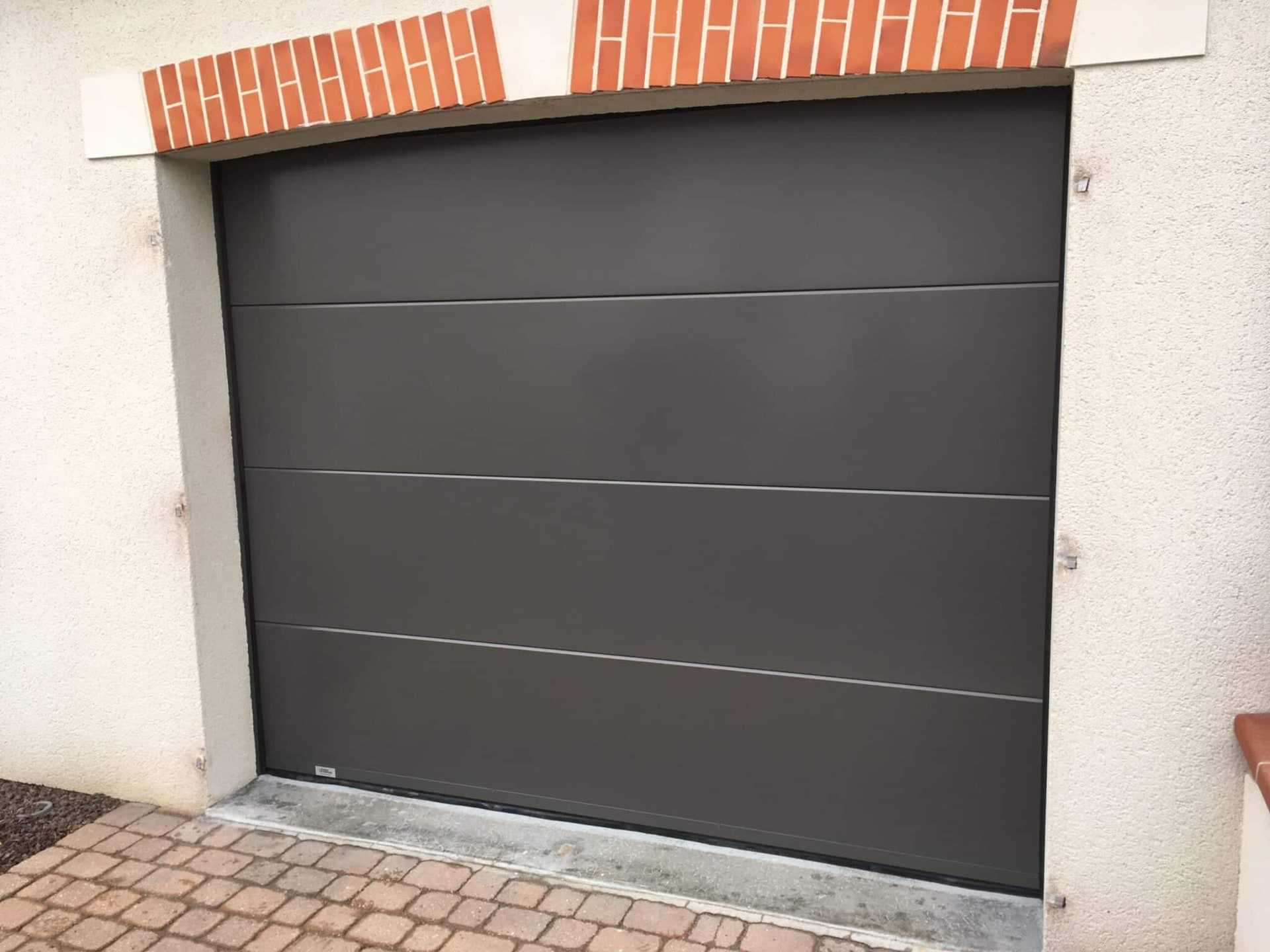 Portes de garage — réalisation 1 Hemond Fermetures